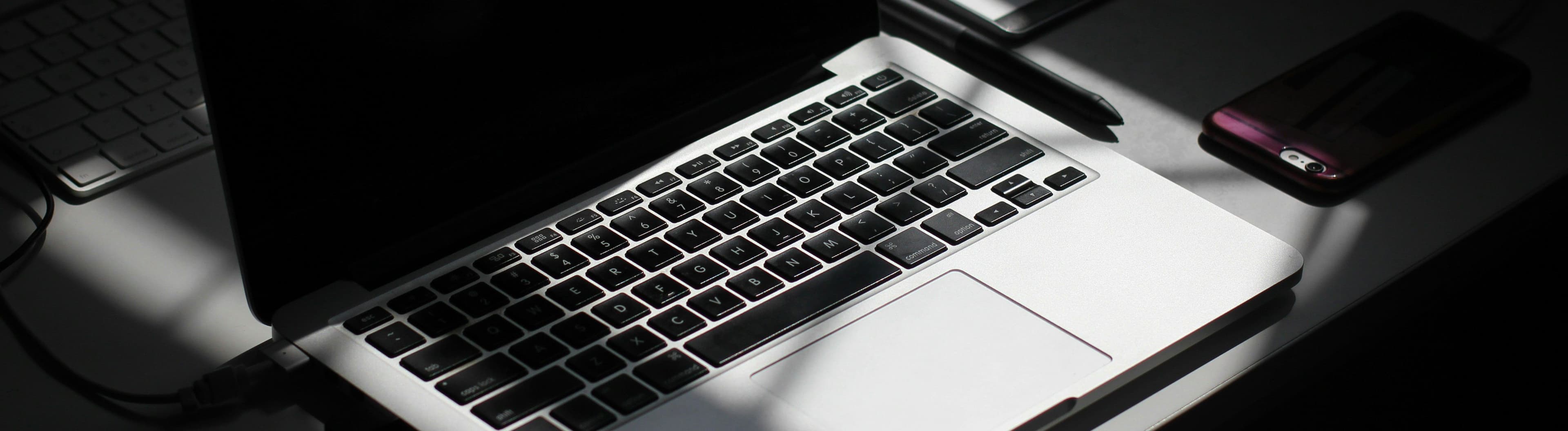 KI im Mittelstand: So nutzen Sie Künstliche Intelligenz für Ihren
Geschäftserfolg – csm_maksym-zakharyak-6VBRu8jR8to-unsplash_37510a593c.jpg